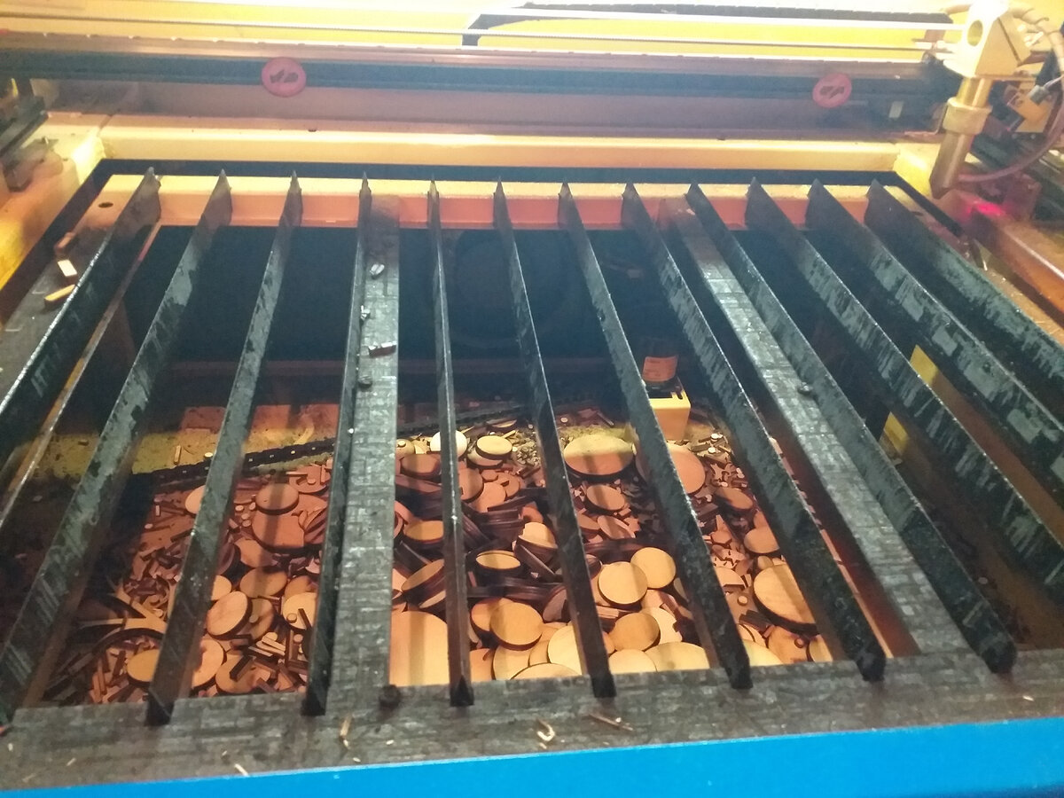 Ламелевый рабочий стол 