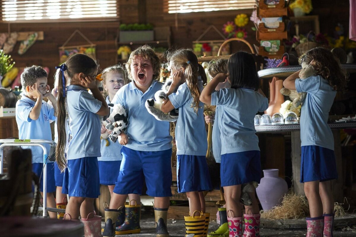 Кадр из свободных источников Яндекс "Маленькие монстры", 2019. Рейтинг по Кинопоиску 5,9.