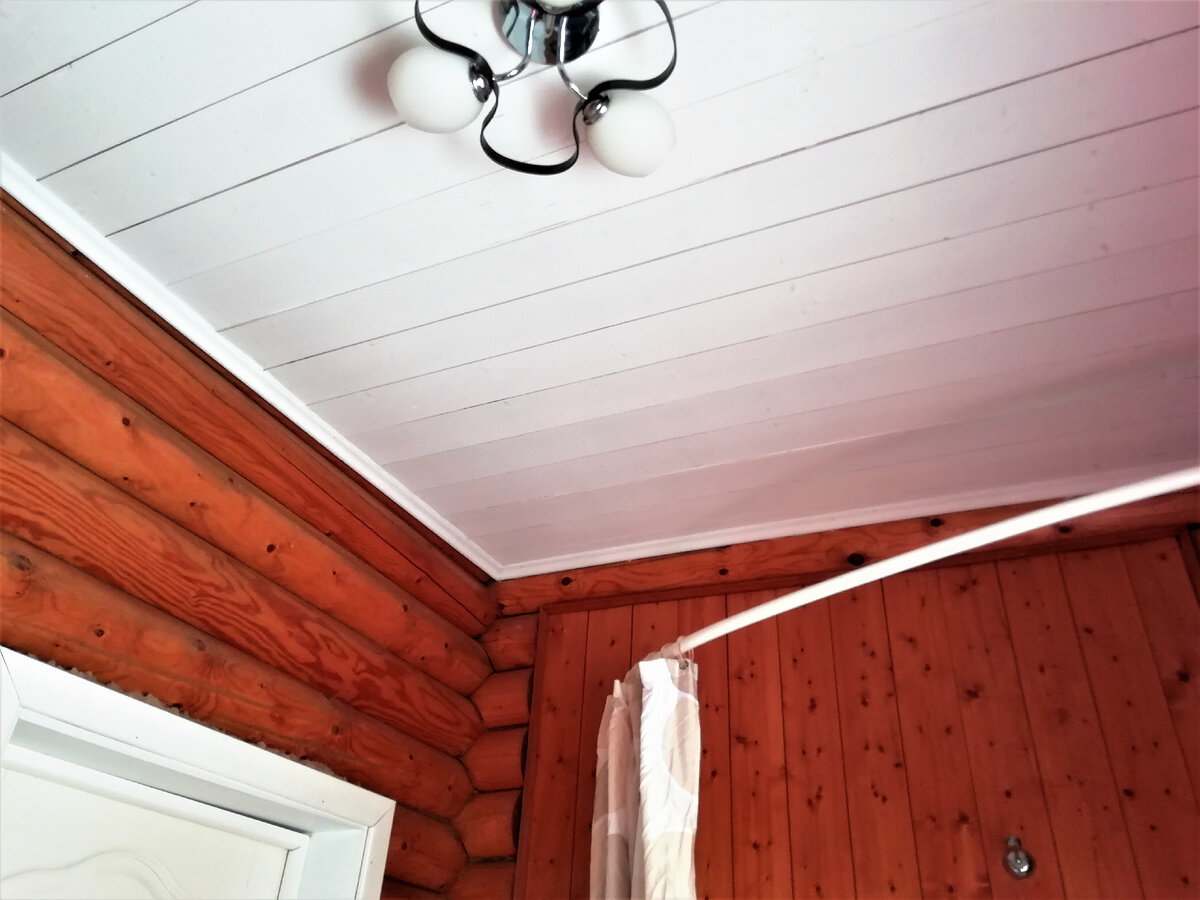 Потолок в санузле на первом этаже