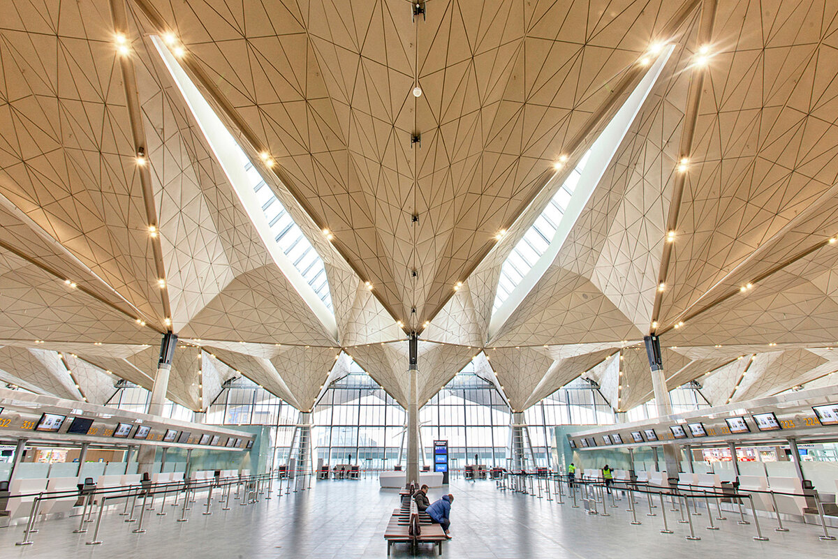 Cosmos pulkovo. Зал ожидания Пулково Санкт-Петербург. Пулково Международный терминал. Аэропорт Пулково внутри. Аэропорт Пулково интерьер.
