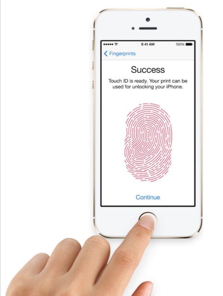 И в 2013 году в iPhone 5s появился сканер отпечатка пальца, который был быстрый надёжный и даже в наше время он очень хорош. Конкуренты сразу стали копировать его.