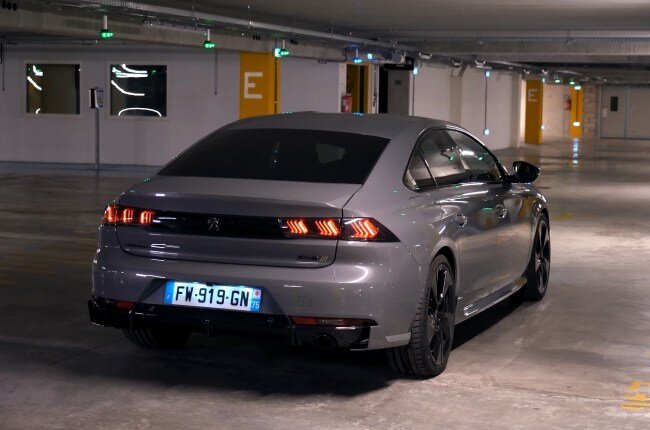 Peugeot 508 PSE вид сзади