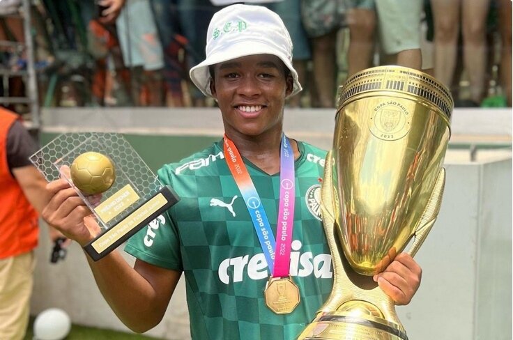 За 15-летним Эндриком гоняются топ-клубы Европы. Перейдёт он, скорее всего, в «Реал». 