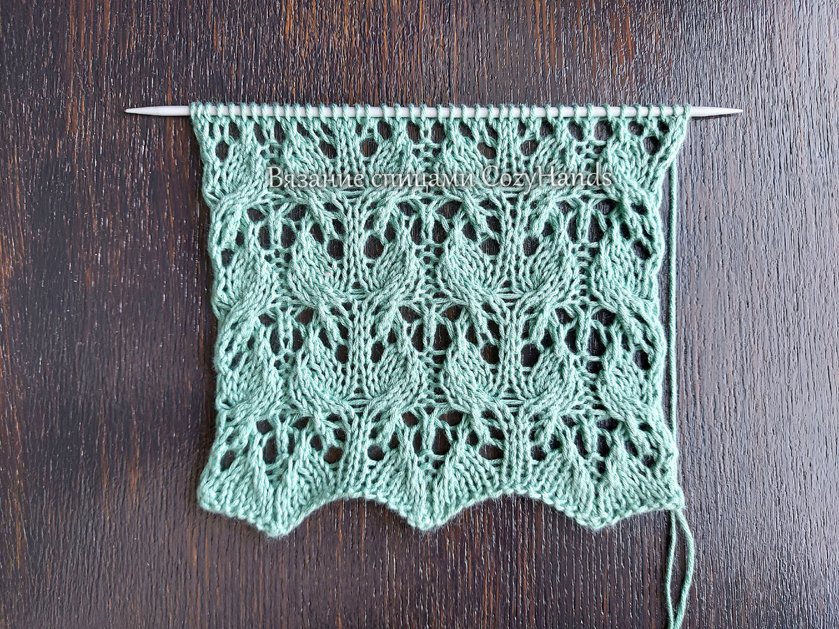 Ажурный узор с листиками из перекрещенных петель для вязания палантина, косынки, джемпера