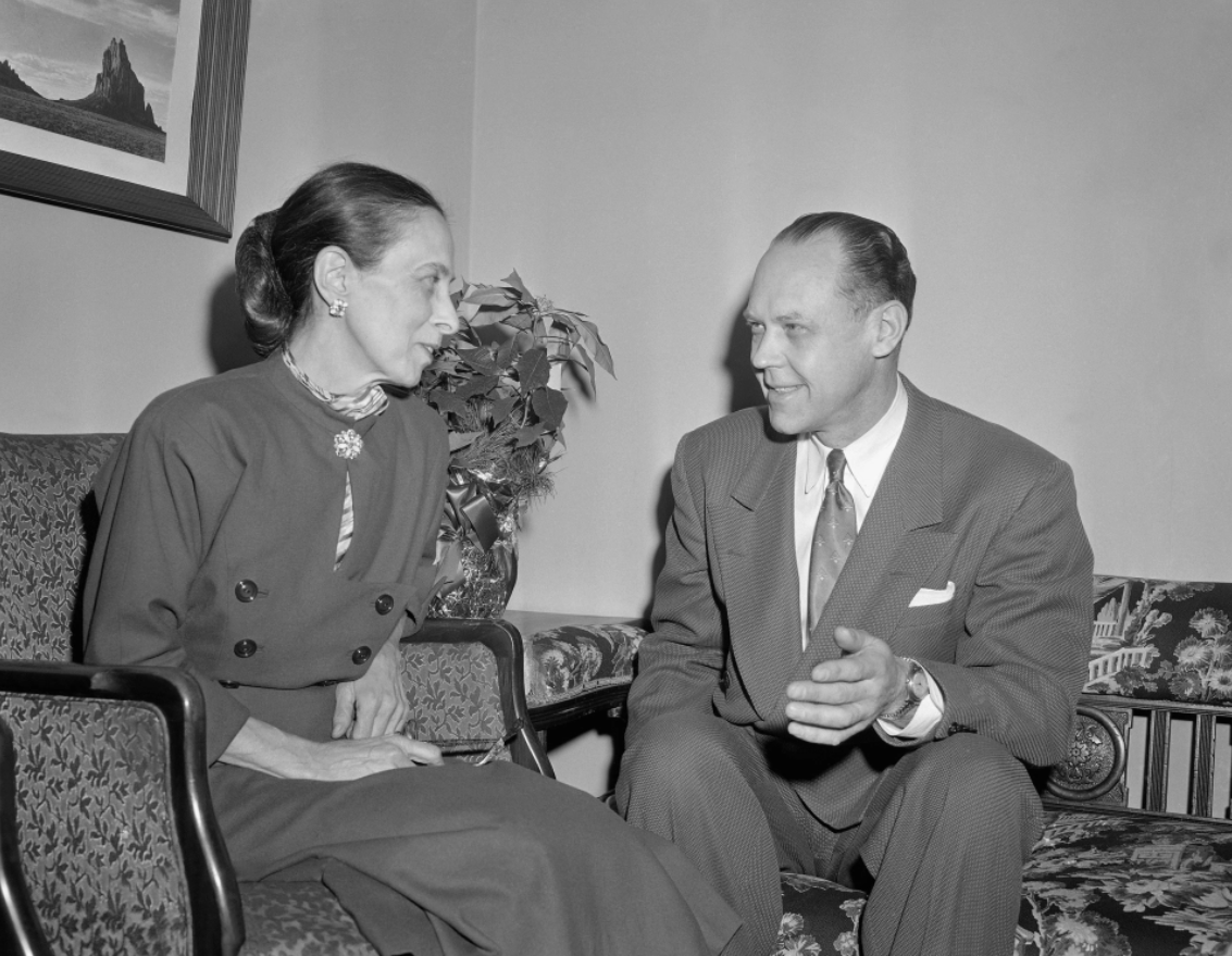 Дороти Мартин и её самый верный последователь доктор Чарльз А. Лаугхед