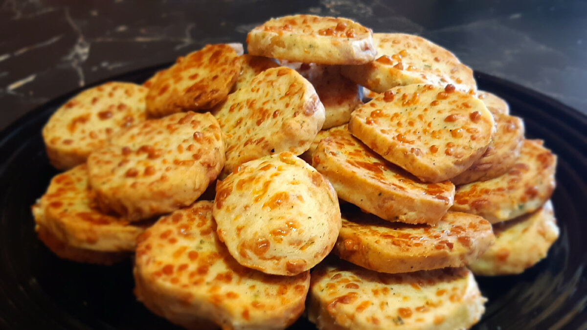 Лакомка печенье сырное