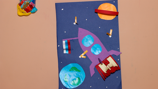 Выставка детских поделок ко Дню космонавтики в детском саду №1