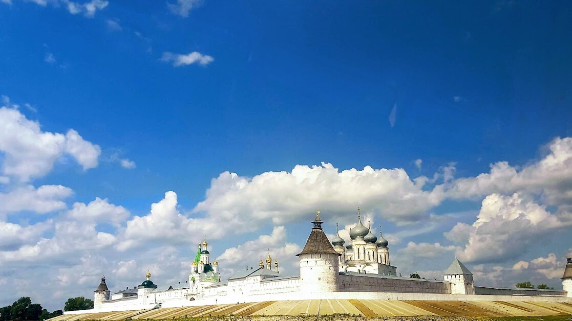 Монастырь основан в первой половине XV века преподобным Макарием Желтоводским и Унженским. Желтоводским назван по Жёлтому озеру, на берегу которого святой Макарий основал обитель. Волга, меняя своё русло, со временем поглотила озеро, и монастырь оказался на волжском берегу. Престол центрального собора освящён в честь Святой Троицы, поэтому монастырь именуется Троицким.