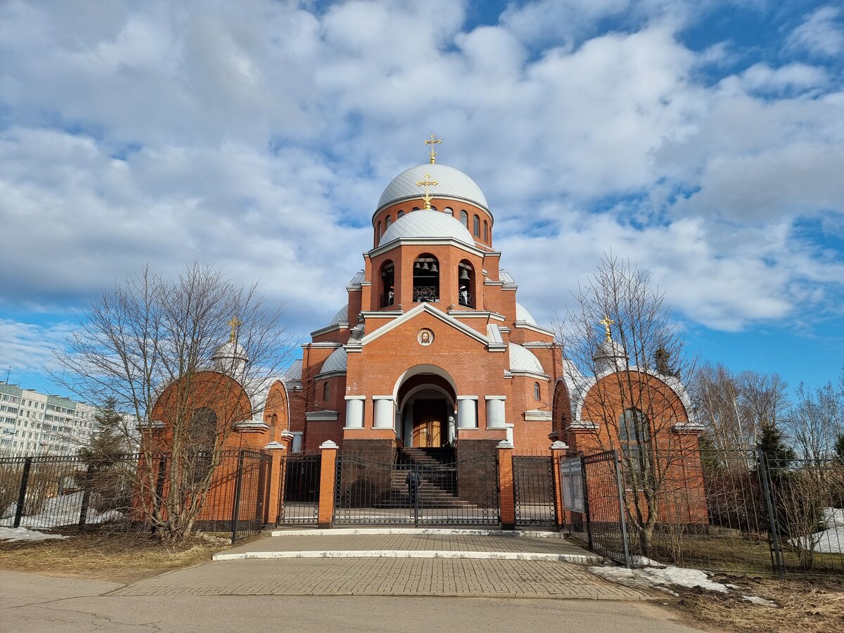 Сретенская церковь восточнее Гражданского проспекта