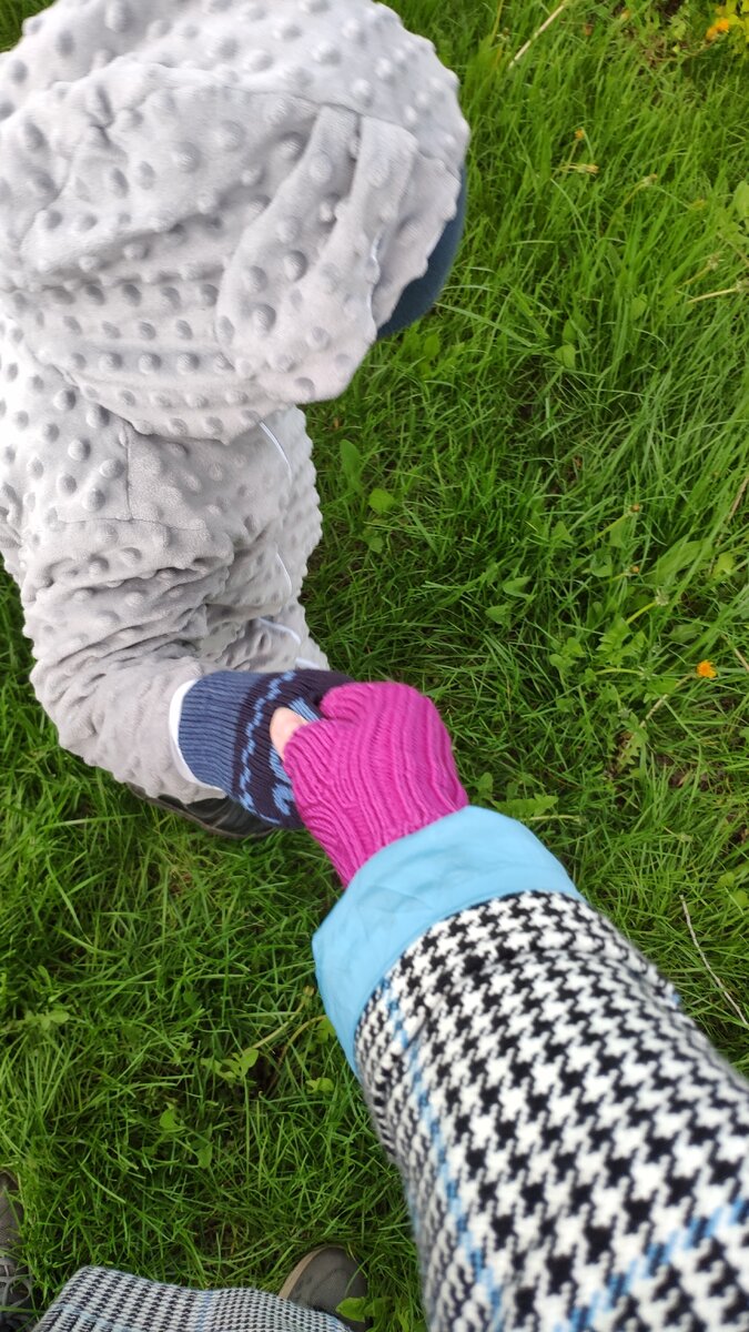 Варежки в мае😂 Самара