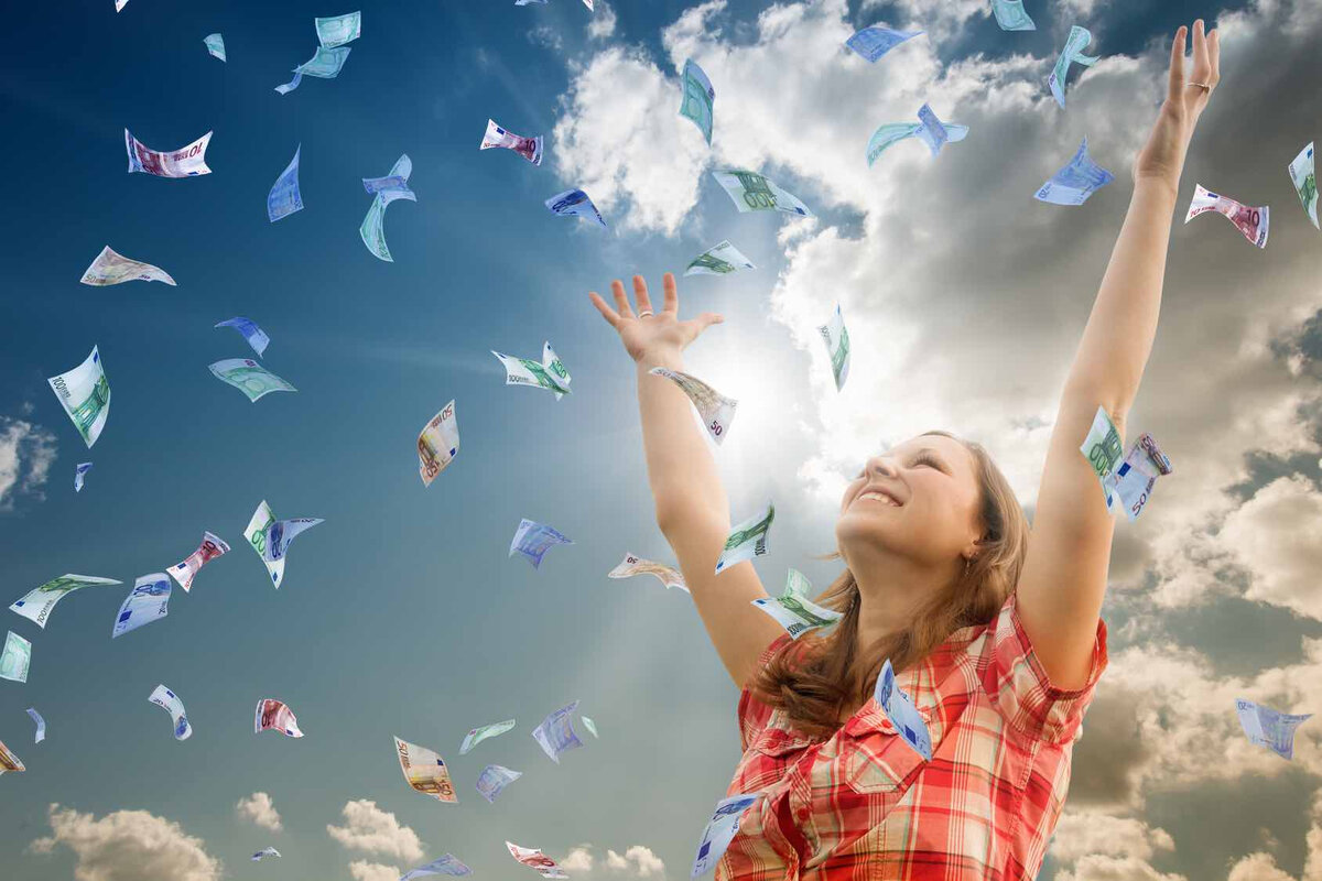 В этом мире нечего просто так надаётся, поэтому нужно трудиться изо дня в день. #Профессиональный  рост – предполагает #достижение более высокого уровня знаний и умений в своем деле. Когда специалист растет профессионально, он становится на вес золота. Чем больше он знает и умеет, тем более востребован на рынке труда.