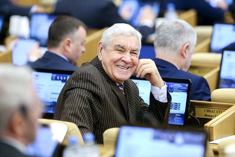 Сегодня утром стало известно о смерти одного из самых ярких «политических тяжеловесов» республики – Фатиха Сибагатуллина. Фото: duma.gov.ru