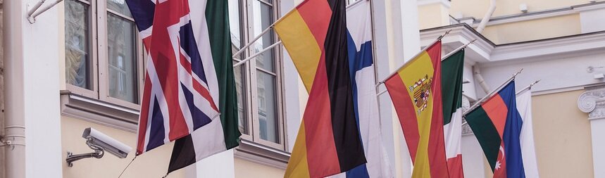 Уведомления по визовым иностранцам имеют свои особенности