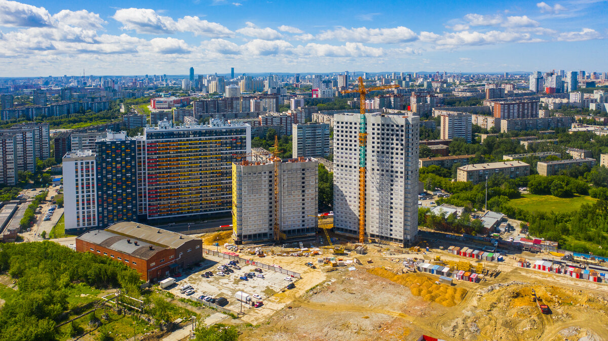 При сегодняшних ипотечных ставках на строящееся жилье, я рекомендую своим клиентам покупать квартиры в новых домах