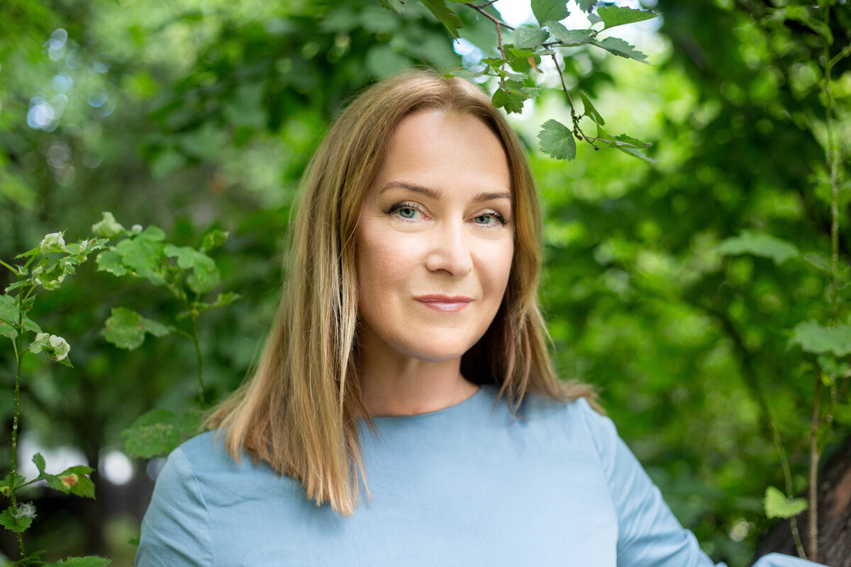 Меня зовут Татьяна Бандурина, я дипломированный семейный врач с большой практикой и многолетним стажем. Приветствую вас на моем канале. Здесь я хочу рассказывать о своем личном опыте, общаться с коллегами и пациентами, а так же приглашать в качестве гостевых редакторов врачей моей клиники. Я - сторонник развития семейной медицины. А еще я -одна из тех самых самоотверженных женщин-предпринимателей, рискнувших создать с нуля и открыть в столице, в Москве, частную медицинскую клинику.