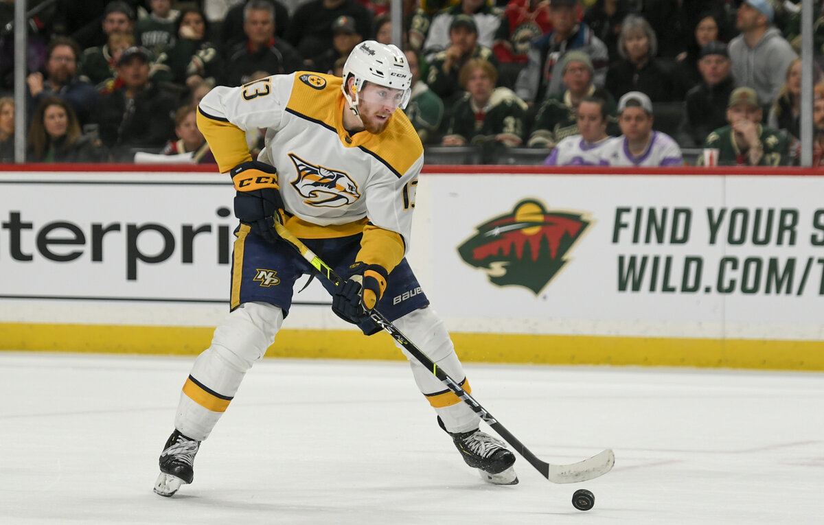    Нападающий "Нэшвилла" Яков Тренин  AP Photo/Craig Lassig