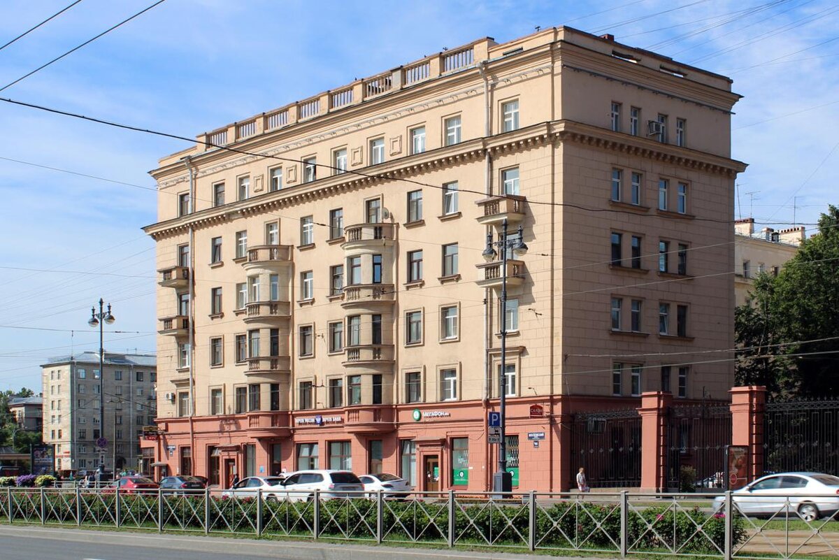 Под моими заметками на тему ностальгии по СССР несколько подписчиц написали, что ни за что и ни при каких обстоятельствах не вернулись бы в СССР.-3