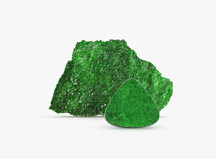 Друза уваровита.