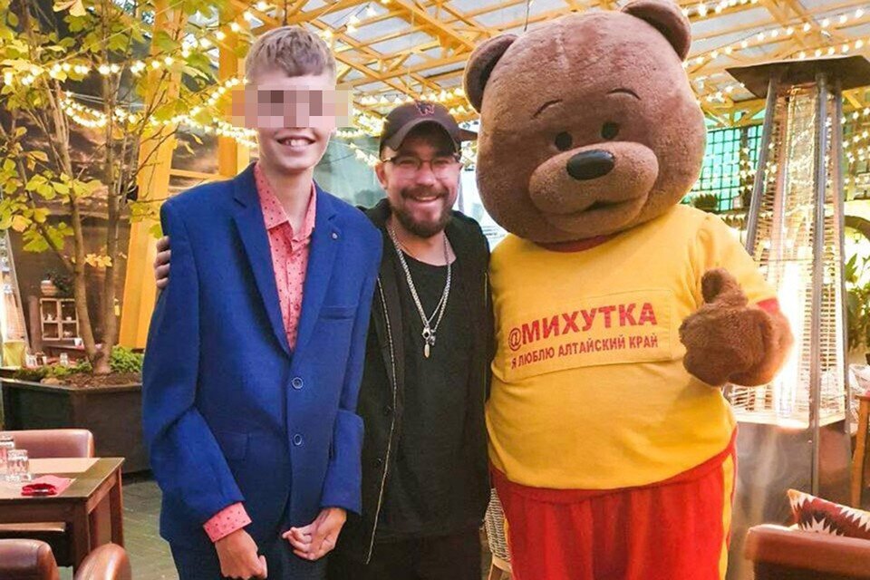     Егор, Александр Петров и Михутка в Москве. Фото: предоставлено организаторами акции