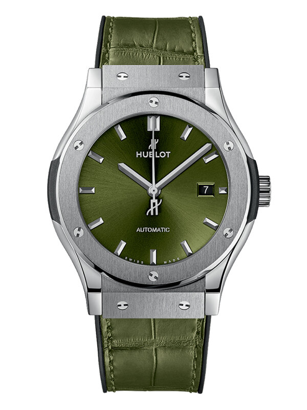 Часы Hublot Classic Fusion Green Titanium в 42 мм корпусе из титана с индикатором даты. Укомплектованы зеленым кожаным ремешком