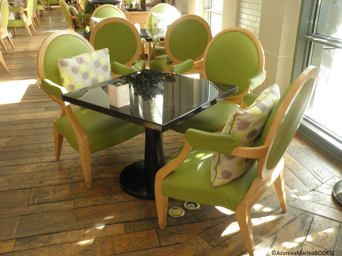 Зал ресторана "Зелёный апельсин"