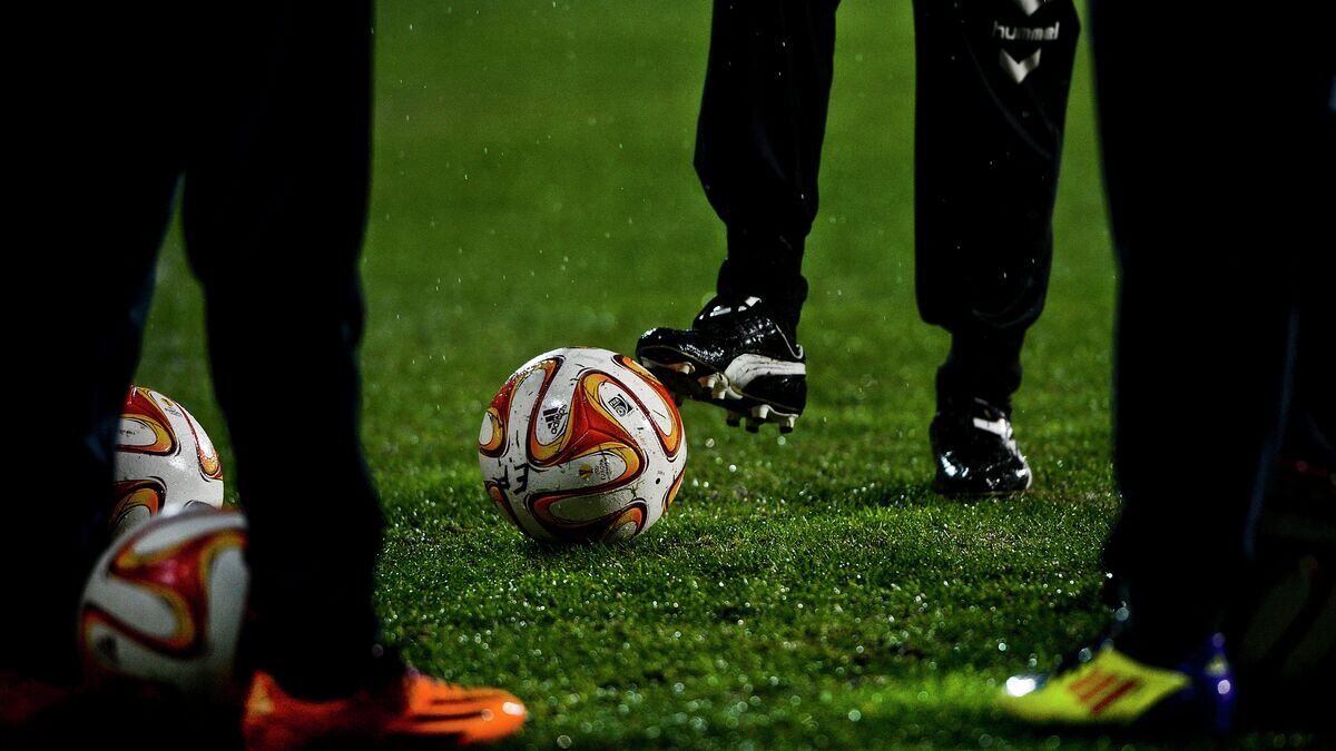    Намокшее футбольное поле© AFP 2022 / PATRICIA DE MELO MOREIRA