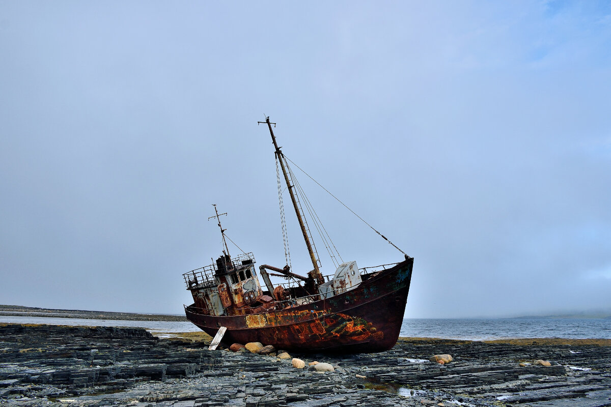 Старый баркас