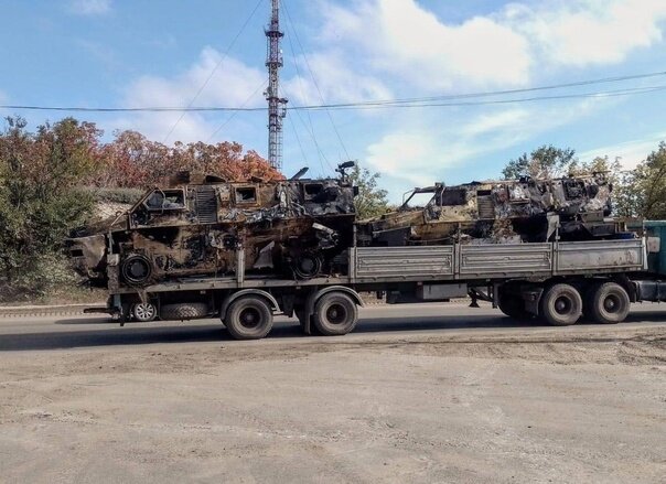 На фото уничтоженные союзными силами австралийские бронемашины "Bushmaster", переданные Украине 