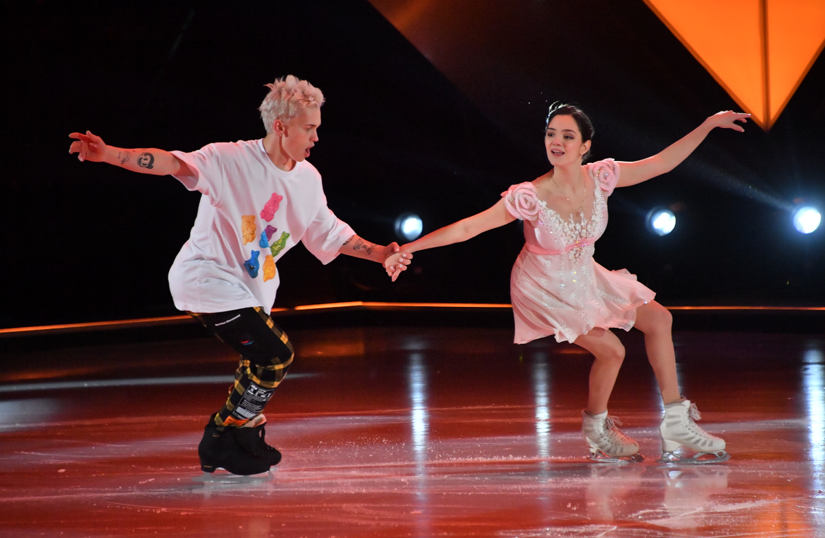 Даня Милохин и Евгения Медведева зажигали на льду. Фото: globallookpress