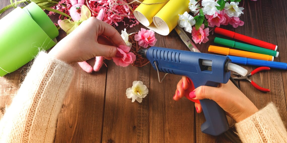 Пистолеты для горячего клея больше не предназначены только для декоративно-прикладного искусства