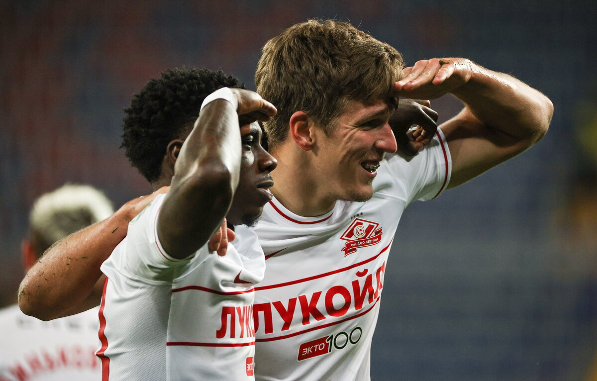    Нападающие "Спартака" Квинси Промес и Александр Соболев  Михаил Терещенко/ТАСС