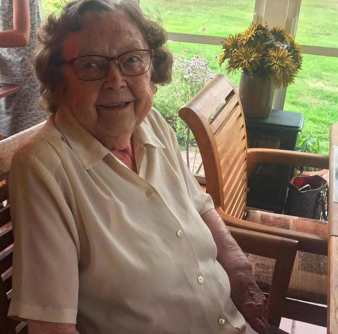 Купить квартиру в новостройке Москвы. Инвестиции в недвижимость. Махинации родственников с недвижимостью: 6 советов, как не потерять жильё. Часть 1. Услуги экспертов “ЧестнокофЪ” бесплатно. Тел: +7 (999) 555-28-82