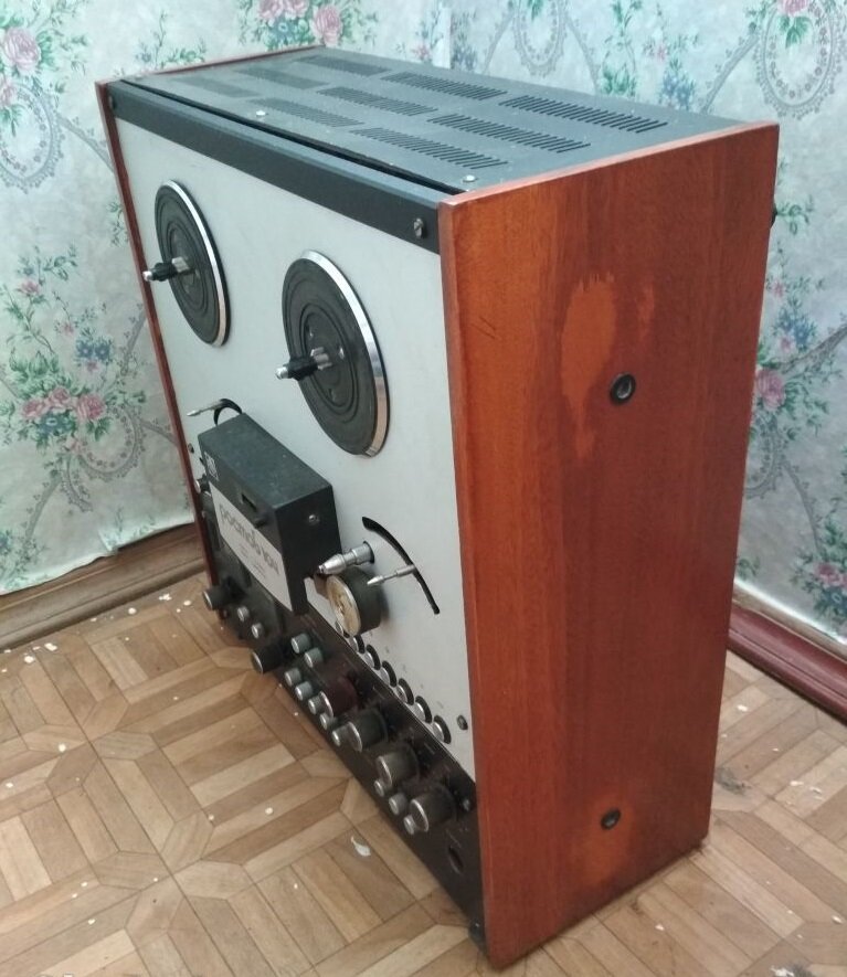 Вид справа