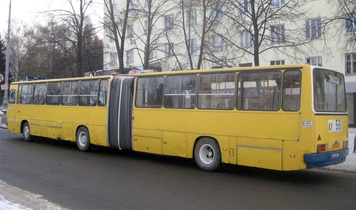 Автобус гармошка икарус фото Блатное место в автобусе моего детства. Второе было у стекла в кабину водителя. 