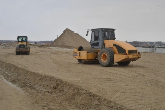    На стройке находится порядка 200 рабочих и 65 единиц техники Фото: правительство Омской области