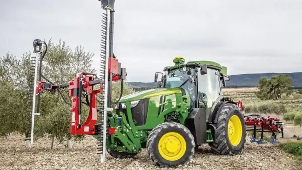 Фото: agrartechnik.ch Новый трактор John Deere 5ML