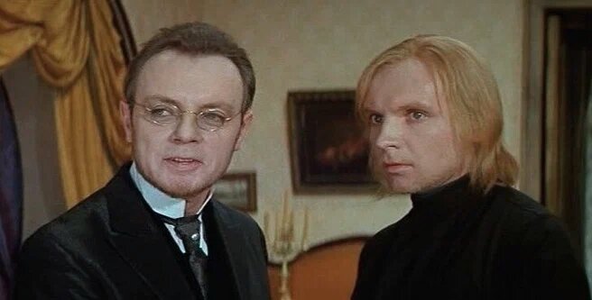 Экранизация последнего романа Федора Михайловича Достоевского и последняя же режиссерская работа Ивана Пырьева. Мастер скончался, не успев доснять заключительную часть фильма, и за него это сделали исполнители главных ролей Михаил Ульянов и Кирилл Лавров. Как и в романе, в фильме поднимаются вопросы о человеческой природе и корнях добра и зла.