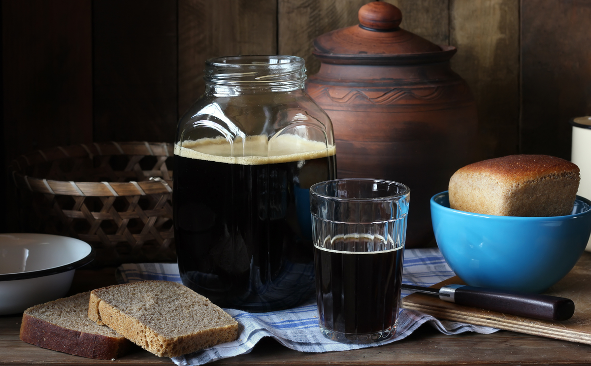 Домашний квас — простой способ приготовить напиток со вкусом из советского  детства | Вилка. Ложка. Палочки: рецепты и советы | Дзен