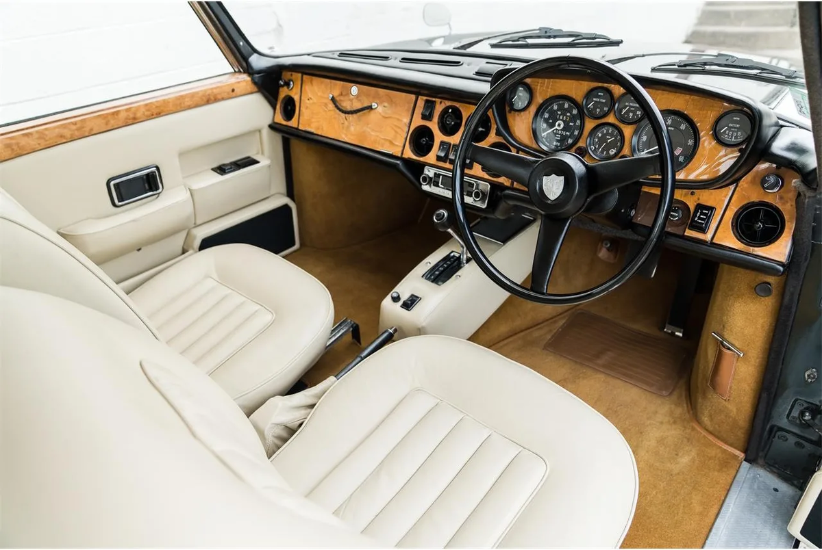 Салон Bristol 411 (фотоматериал взят с сайта auto-reverse.com)