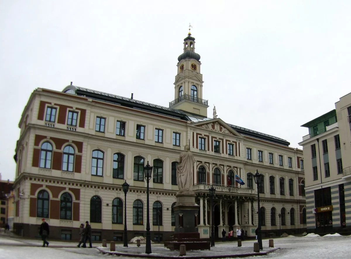 здание мэрии риги. рижская дума. елгавская дума. рижская дума. ратушная площадь латвия.