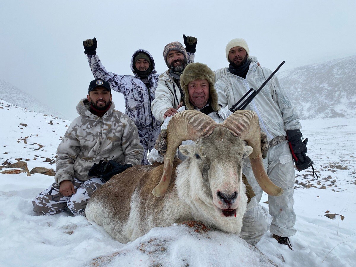 Охота на таджиков. Охота на памире на горных Козлов. Охота на памире. Охота в Таджикистане в горах.