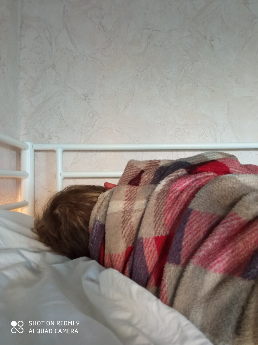 Я в школу не пойду. Мне и тут не плохо