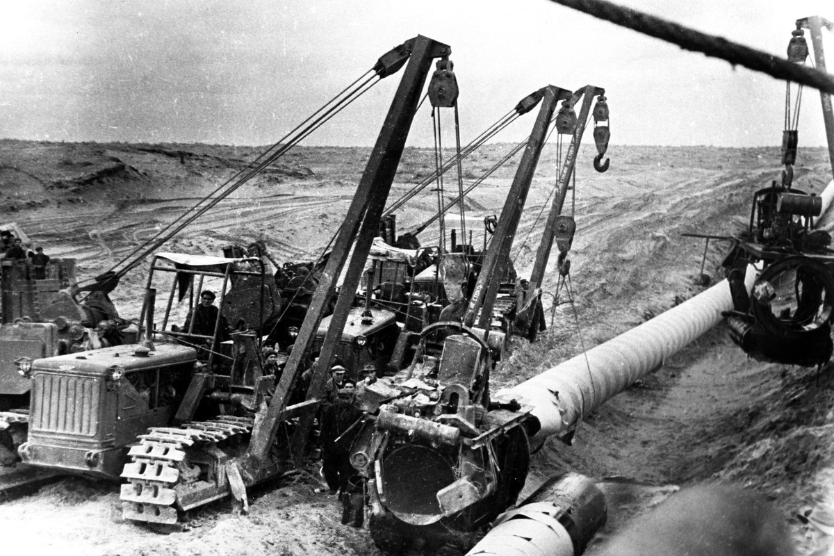 Строительство газопровода Бухара-Южный Урал.