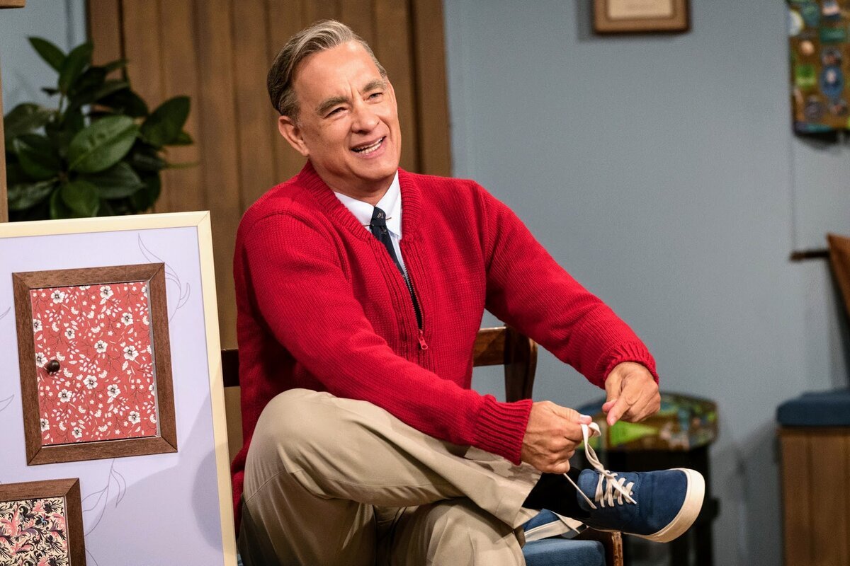 Кадр из фильма "Прекрасный день по соседству", 2019 г.