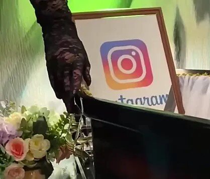 Омский союза ритуальных услуг сняли ролик, где демонстрируют высокий профессионализм и уважение к скропостижно ушедшим брендам...