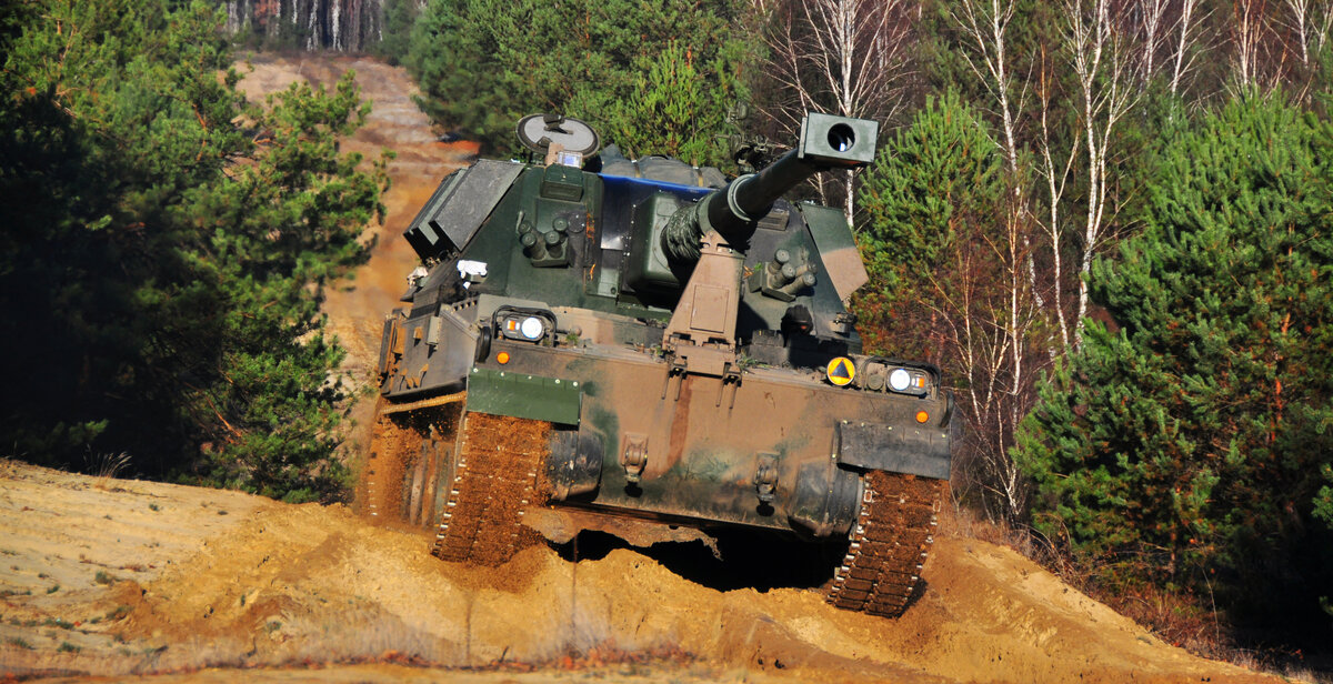 Польская 155-мм САУ AHS Krab, фото: hsw.pl