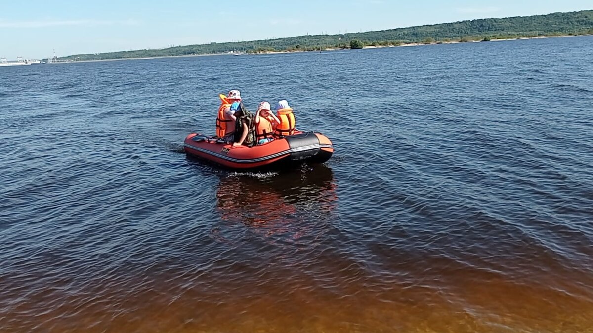 Довольная детвора.