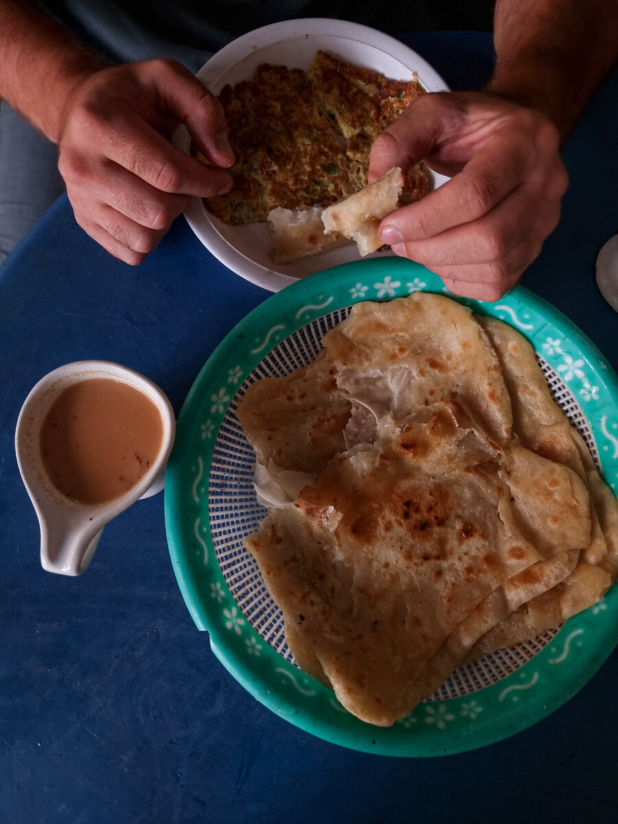 Традиционный пакистанский завтрак