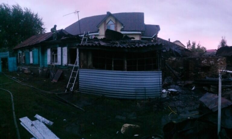    В Оренбурге на пожаре в жилом доме погиб 74-летний пенсионер Андрей Севостьянов