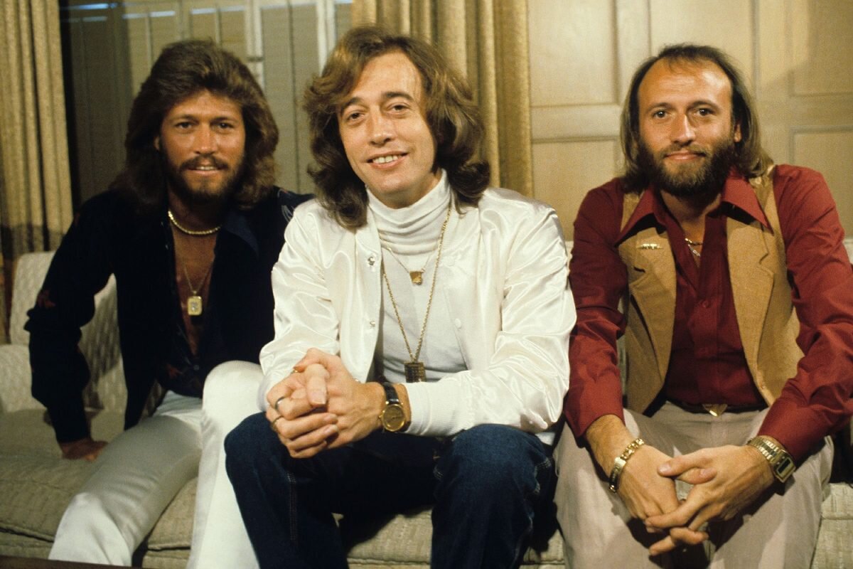 Группа Bee Gees. Группа Bee Gees ,Робин Гибб. Солист группы Bee Gees. Братья Гибб би джиз.